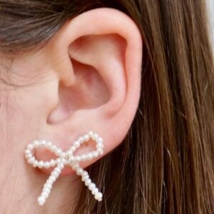 SASKIA DIEZ PEARL BOW STUDS PAIR IN EXCELLENT CONDITION!